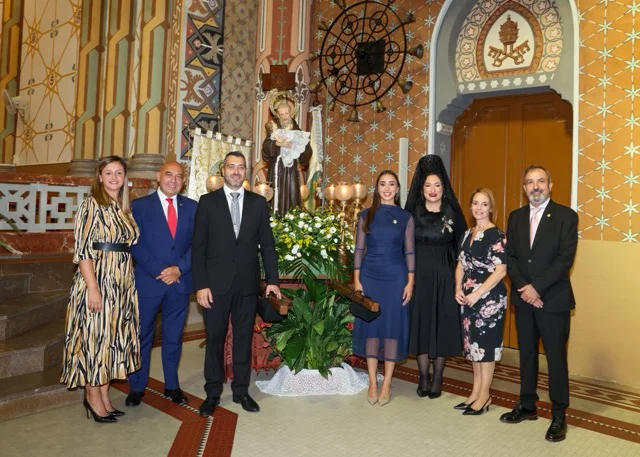 Sna Felix en tamaño mediano