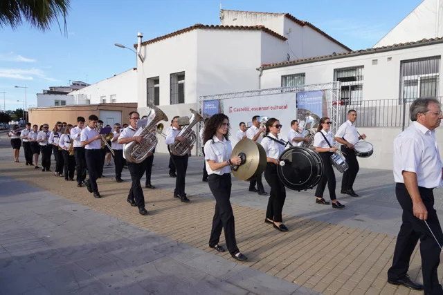 música (2) en tamaño mediano