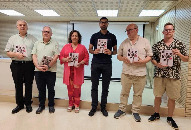 Presentación Revista Estudis Castellonencs en tamaño mediano