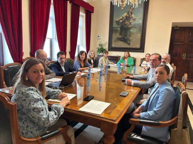 consejo rector turismo en tamaño mediano
