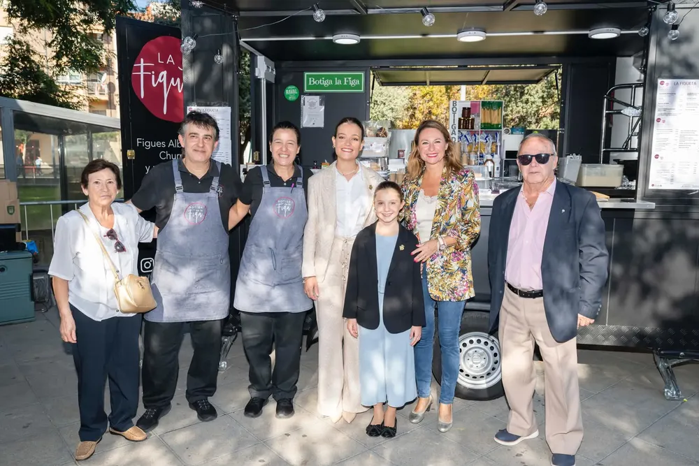 Toni el figuero y familia alcaldesa y reina fiestas