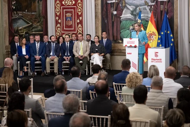 Cumbre de Alcaldes en tamaño mediano
