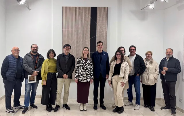 Exposición 'Recorrer la línea' (3) en tamaño mediano