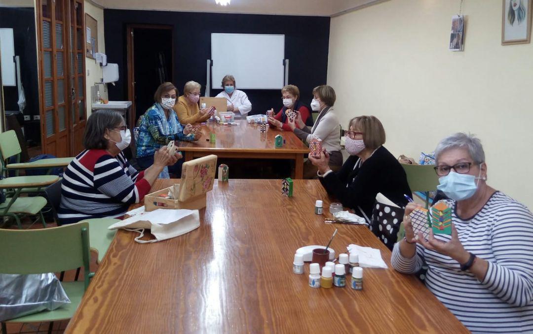 231120 Castelló decoració casetes projecte 'Una ciutat lliure de violència de gènere' (1)