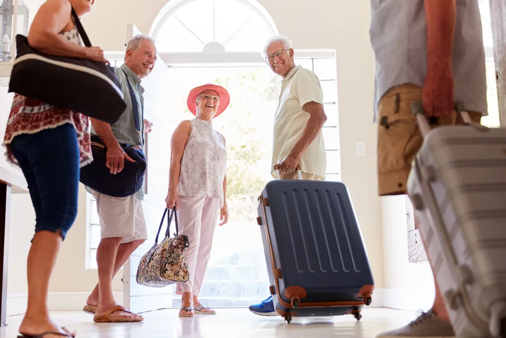 SECOT ancianos vacaciones hotel maletas