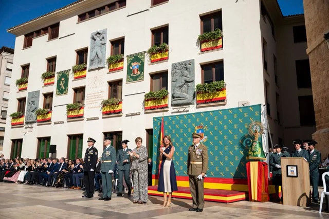 PILAR PLAZA MAYOR en tamaño mediano