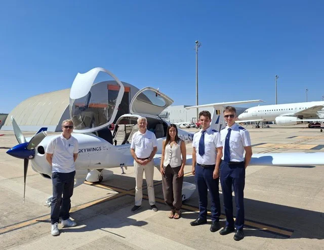 260728 Aerocas Escuela Belga en tamaño mediano