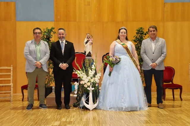 VIRGEN DEL CARMENN en tamaño mediano