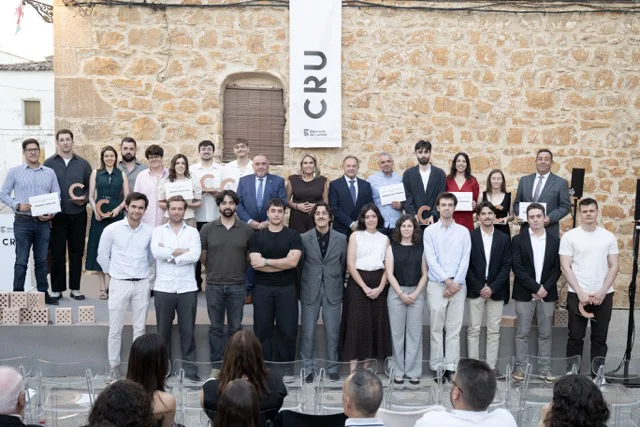 Gala CRU IX (1) en tamaño mediano