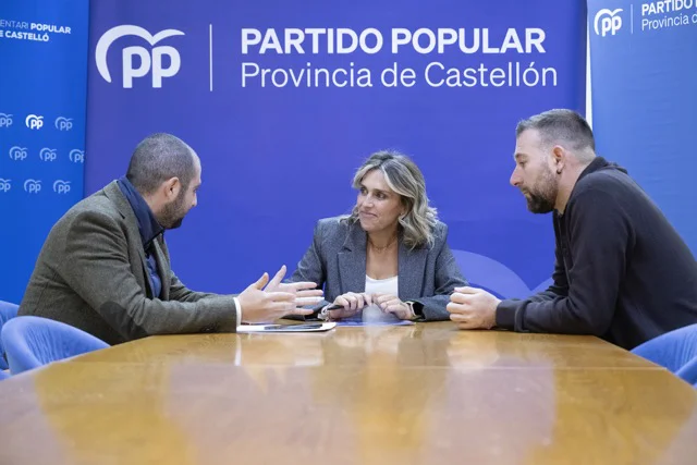 Reunión Grupo Municipal PP Navajas y presidenta Diputación Marta Barrachina en tamaño mediano