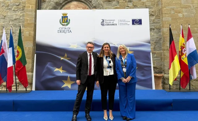 Miralles Ruta de la Cerámica Italia en tamaño mediano
