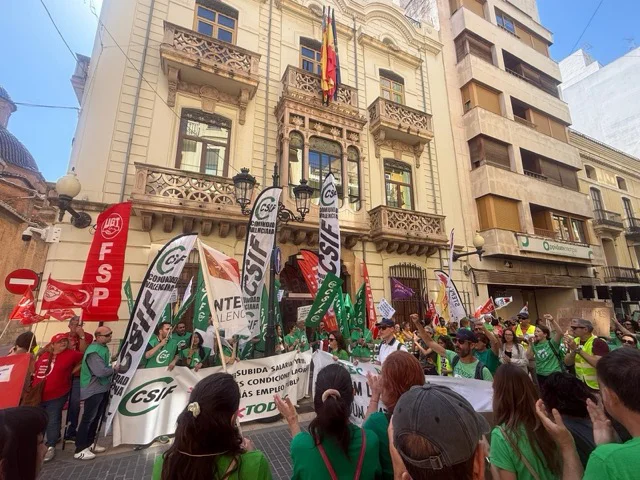 CSIF protesta Pas, Pae y personal docente CS 21 mayo en tamaño mediano