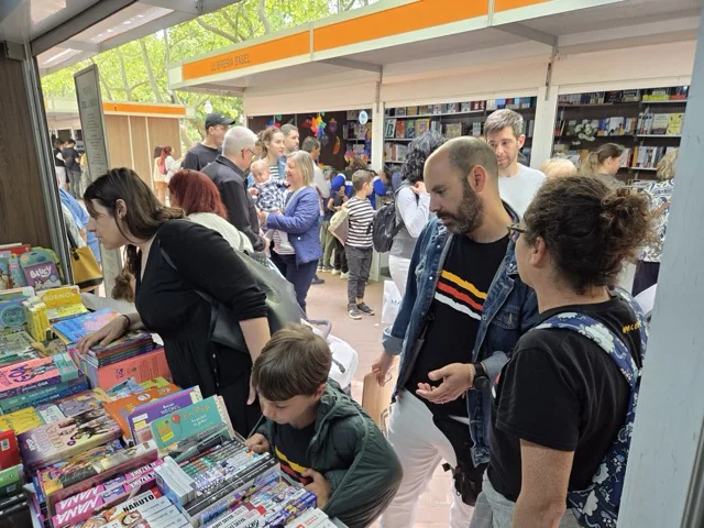 sabado libro 4 en tamaño mediano