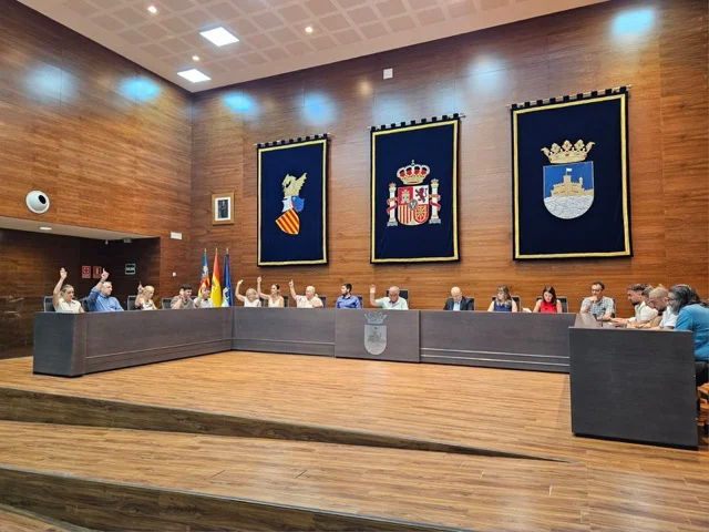 Foto pleno ordinario julio 2026 en tamaño mediano