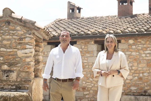 Presidenta Marta Barrachina y vicepresidenta Andrés Martínez (1) en tamaño mediano