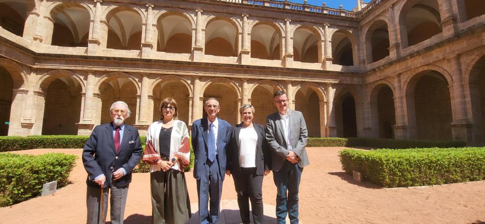La consellera d'Educació ha estat l'encarregada de lliurar el Premi