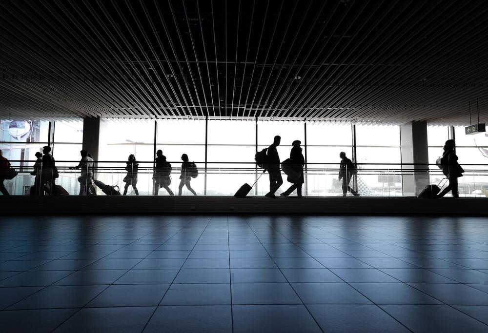 airport-gdd099d544_1920