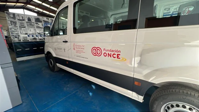 Furgoneta_FundONCE en tamaño mediano