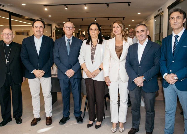 ava-asaja en tamaño mediano