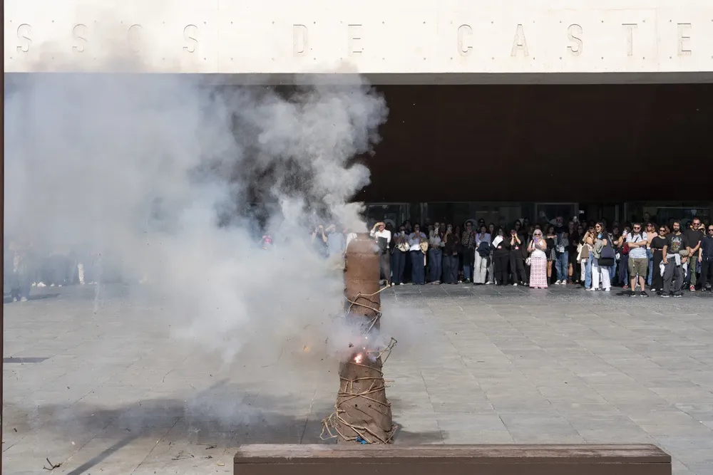 ef780196-661c-4a6d-95ab-5a8772b0a4dd 2