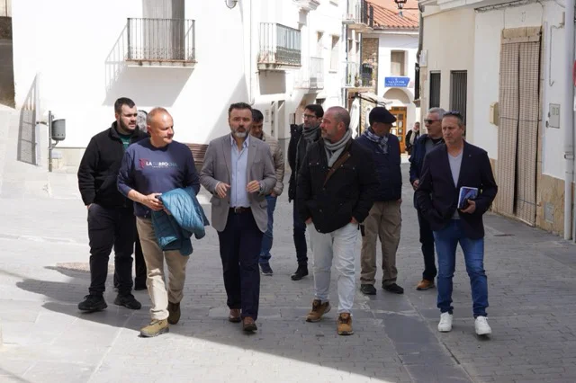 Reunión alcaldes y Consell con empresarios turísticos Tinença Benifassà (2) en tamaño mediano