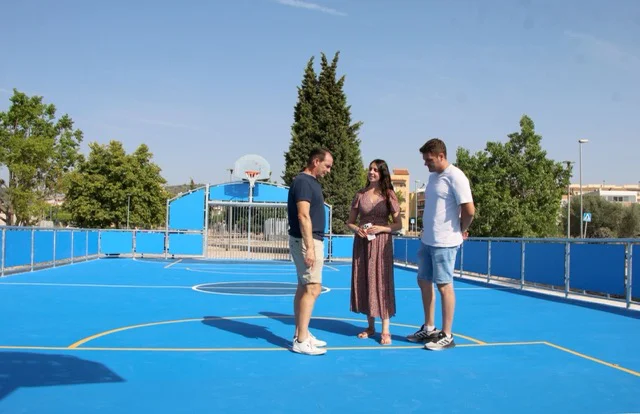 Pista multideportiva Torreblanca 1 en tamaño mediano