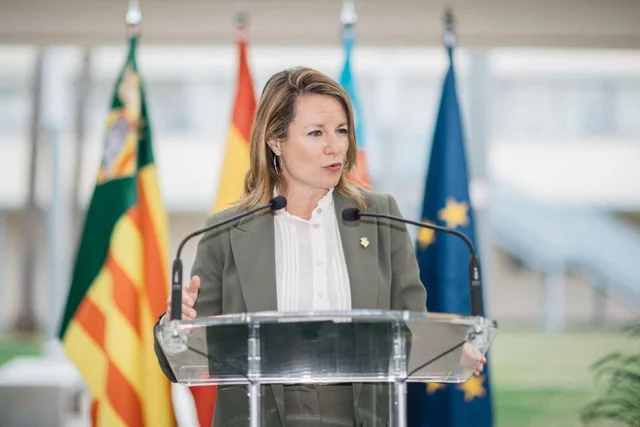 ALCALDESA- BEGOÑA CARRASCO en tamaño mediano