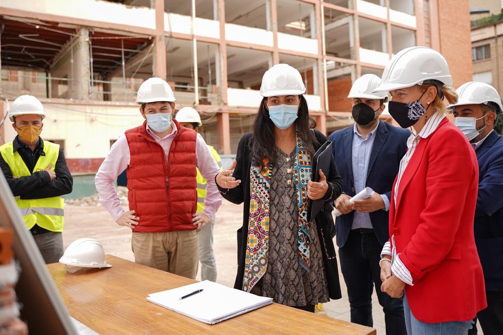 10-11-21 Marco y López visitan las obras del CEIP Herrero