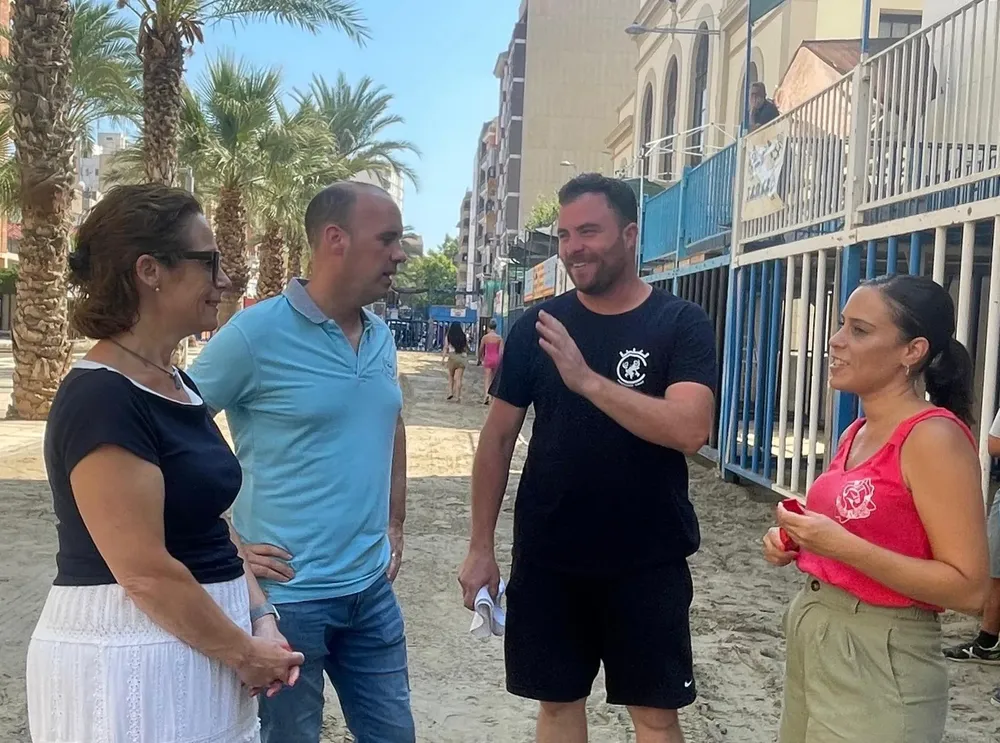 Giner visita DG  Interior Huet