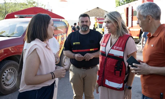 Presidenta Marta y Barrachina con alcaldes Soneja y Azuebar en tamaño mediano