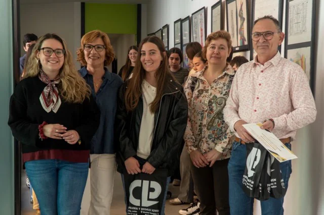Nules arte joven en tamaño mediano