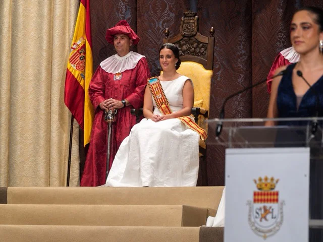 Candela reina Nules en tamaño mediano