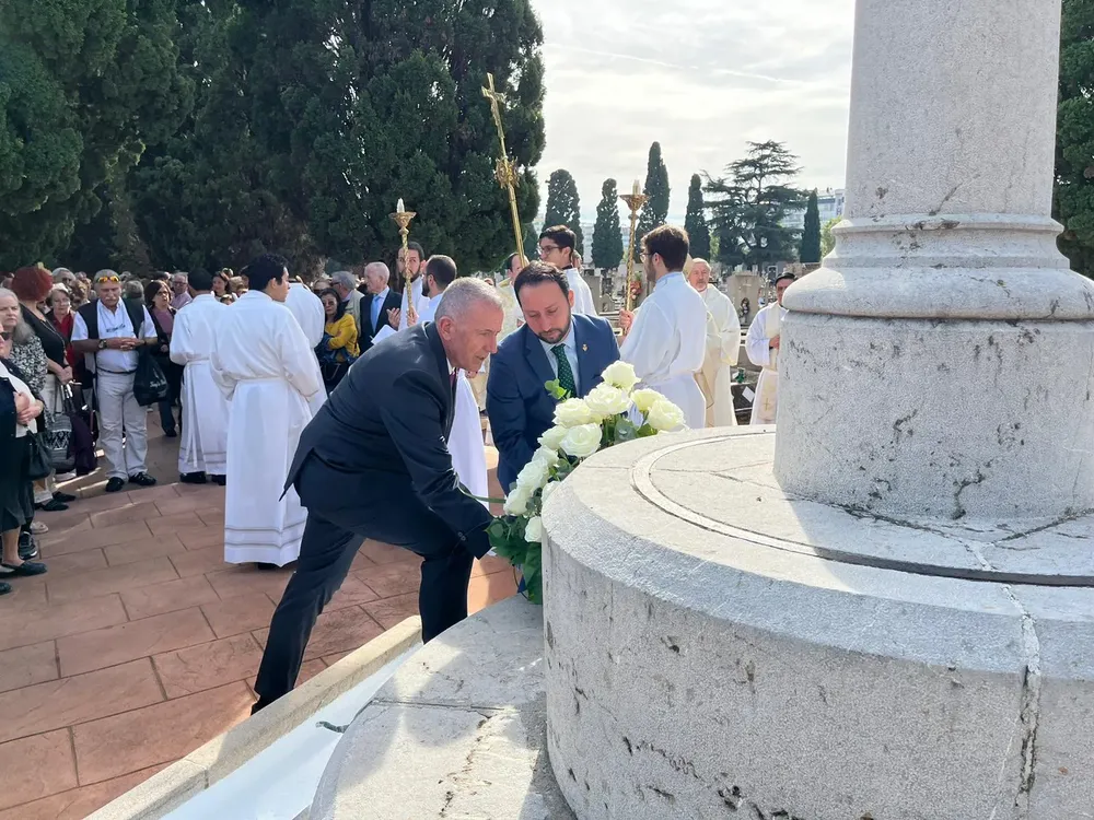 Sales Toldeo ofrenda Dia de Todos los Santos