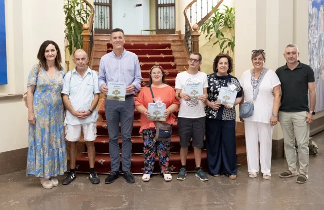 Libro 'El árbol de nuestra historia, 25 años creciendo’ en tamaño mediano