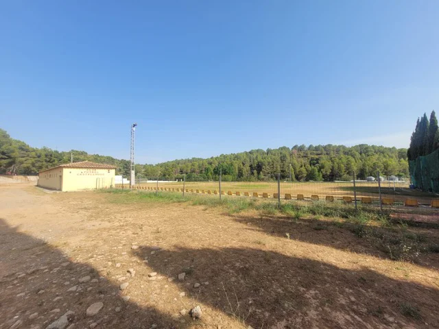 Campo de fútbol de Castellnovo (1) en tamaño mediano