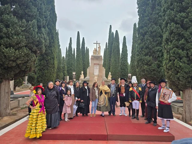 Viure la Mort_foto grupo final Dones Peculiars en tamaño mediano
