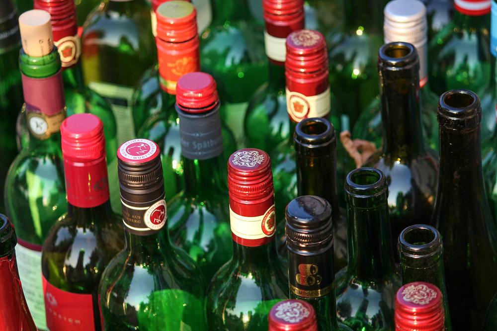 bottles-g532b3314b_1920
