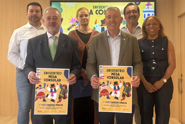 CONSULAR en tamaño mediano